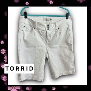 TORRID Bermuda Length Stretch Jean Shorts #TBermWt-6R